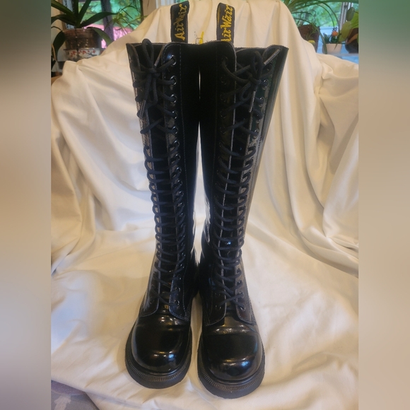 RARE authentic 90s vintage Dr Martens 20 eyelet knee patent leather boots 3/5 - Picture 12 of 16